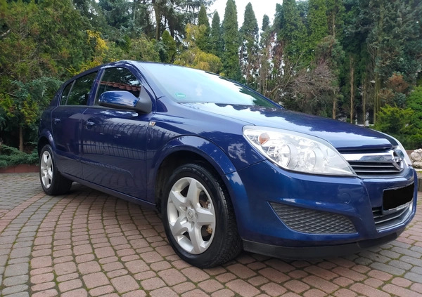Opel Astra cena 14890 przebieg: 143800, rok produkcji 2008 z Wieliczka małe 529